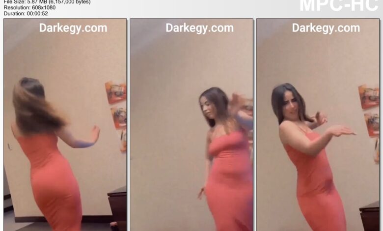 بنت بترقص بقميص نوم