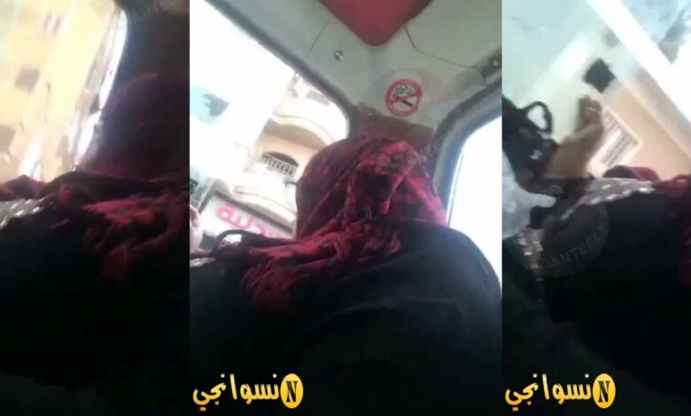 شاب مصري يتحرش بنسوان بلدي في المكروباص